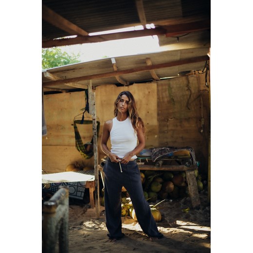 Front Hem Pants - Stone Grey ze sklepu Surf Inc w kategorii Spodnie damskie - zdjęcie 187571347