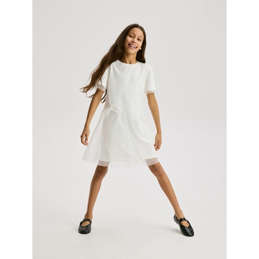 Reserved - Tiulowa sukienka - złamana biel ze sklepu Reserved w kategorii Sukienki dziewczęce - zdjęcie 187578627