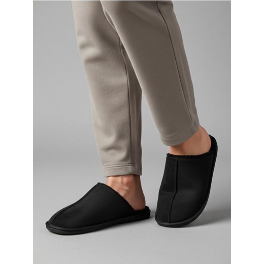 Sinsay - Kapcie - czarny ze sklepu Sinsay w kategorii Kapcie męskie - zdjęcie 187581047