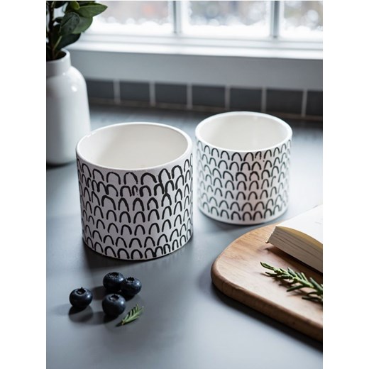 Sinsay - Gliniane doniczki w kratę 2 pack - czarny ze sklepu Sinsay w kategorii Doniczki i osłonki - zdjęcie 187581126