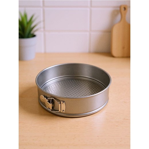Sinsay - Okrągła forma do pieczenia - szary ze sklepu Sinsay w kategorii Akcesoria do pieczenia - zdjęcie 187581135