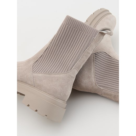 Reserved - Zamszowe botki - jasnoszary Reserved 39 okazyjna cena Reserved