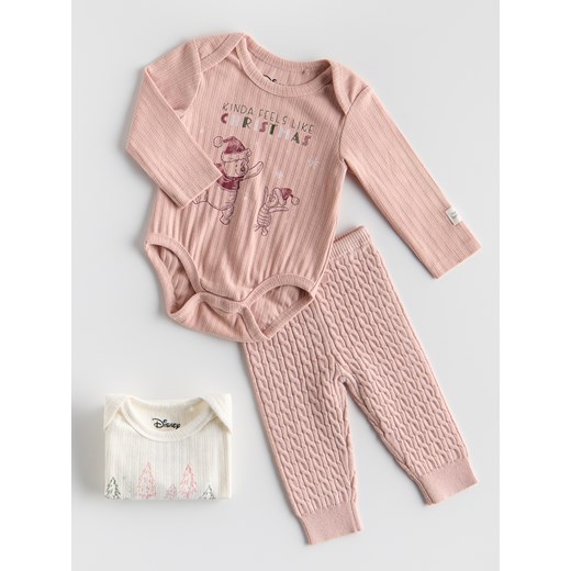 Reserved - Bawełniane body Kubuś Puchatek - brudny róż ze sklepu Reserved w kategorii Komplety niemowlęce - zdjęcie 187590205