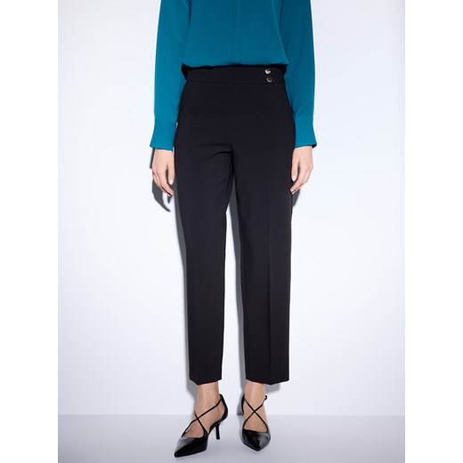 Mohito - Czarne spodnie cygaretki petite - czarny ze sklepu Mohito w kategorii Spodnie damskie - zdjęcie 187595328