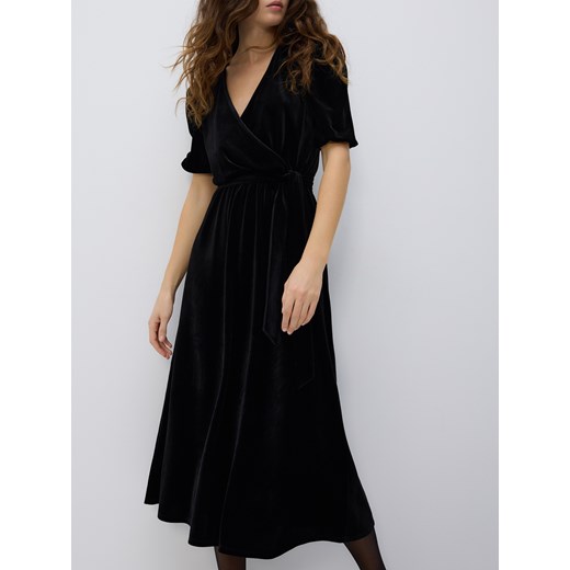 Reserved - Welurowa sukienka midi - czarny ze sklepu Reserved w kategorii Sukienki - zdjęcie 187596239