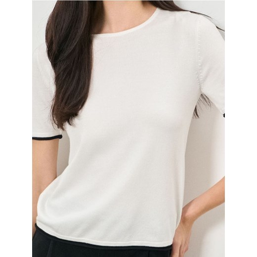 Sinsay - Swetrowa bluzka z krótkim rękawem i kontrastową lamówką z wiskozą - kremowy ze sklepu Sinsay w kategorii Bluzki damskie - zdjęcie 187600868