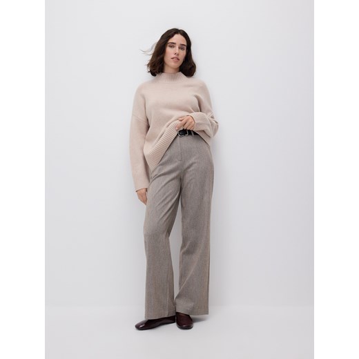 Reserved - Spodnie z paskiem - brązowy ze sklepu Reserved w kategorii Spodnie damskie - zdjęcie 187603025
