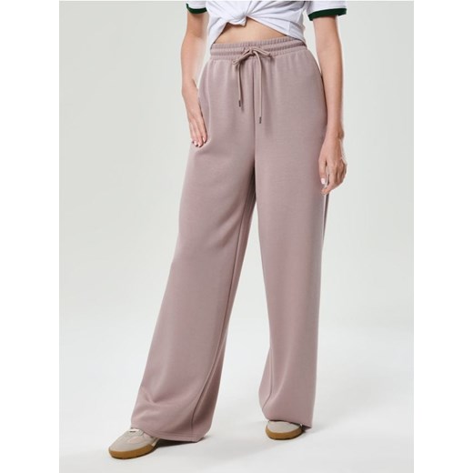 Sinsay - Spodnie soft touch z dodatkiem wiskozy - beżowy ze sklepu Sinsay w kategorii Spodnie damskie - zdjęcie 187609968