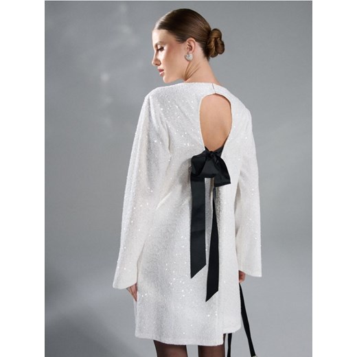 Sinsay - Sukienka mini z cekinami - kremowy Sinsay XXL Sinsay