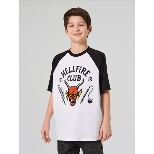 Sinsay - Bawełniana koszulka z nadrukiem Stranger Things - wielobarwny ze sklepu Sinsay w kategorii T-shirty chłopięce - zdjęcie 187619557