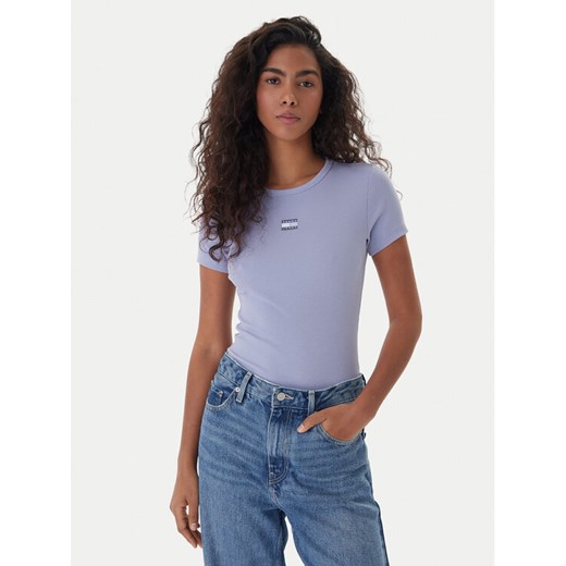 Tommy Jeans T-Shirt Badge DW0DW17881 Niebieski Slim Fit ze sklepu MODIVO w kategorii Bluzki damskie - zdjęcie 187622719
