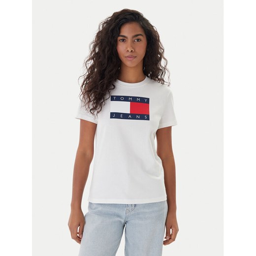 Tommy Jeans T-Shirt Flag DW0DW22562 Écru Regular Fit ze sklepu MODIVO w kategorii Bluzki damskie - zdjęcie 187623645