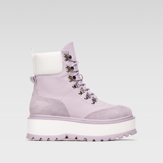 Trzewiki DeeZee H021201-01 ze sklepu ccc.eu w kategorii Workery damskie - zdjęcie 187644697