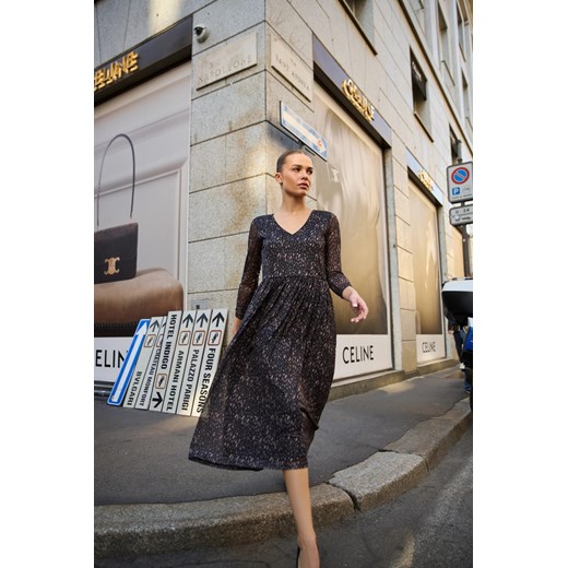 Sukienka midi czarna ze sklepu Moodo.pl w kategorii Sukienki - zdjęcie 187665686