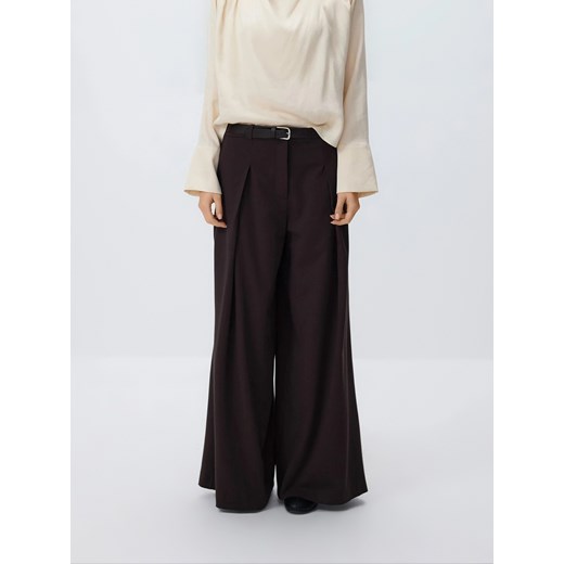 Reserved - Spodnie z szerokimi nogawkami - ciemnobrązowy ze sklepu Reserved w kategorii Spodnie damskie - zdjęcie 187666327