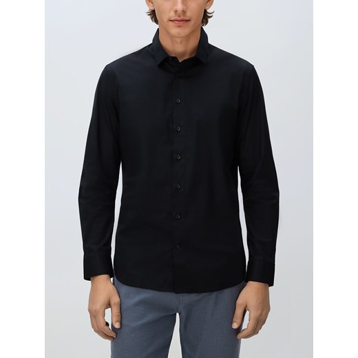 Reserved - Gładka koszula slim fit - czarny ze sklepu Reserved w kategorii Koszule męskie - zdjęcie 187667497