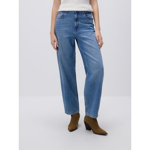 Reserved - Jeansy barrel leg - niebieski ze sklepu Reserved w kategorii Jeansy damskie - zdjęcie 187670937