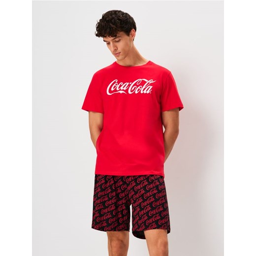 Sinsay - Bawełniana piżama dwuczęściowa Coca-Cola - wielobarwny ze sklepu Sinsay w kategorii Piżamy męskie - zdjęcie 187674746