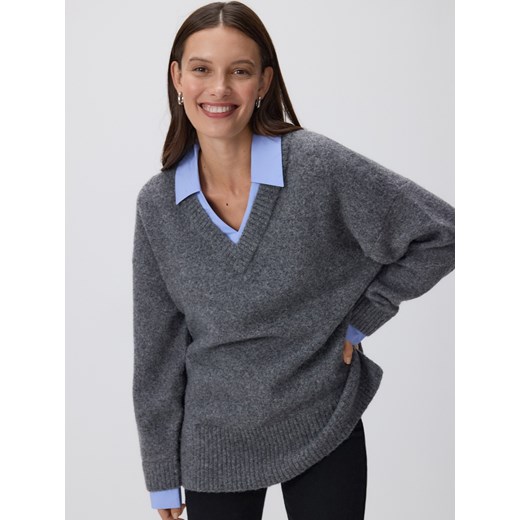 Reserved - Sweter z koszulowym kołnierzem - szary ze sklepu Reserved w kategorii Swetry damskie - zdjęcie 187683717