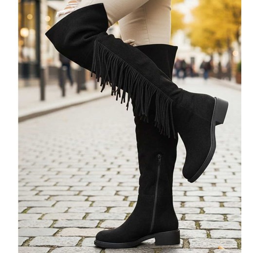 Wysokie czarne kozaki muszkieterki z frędzlami /J6-3 18543 G599/ ze sklepu Pantofelek24.pl w kategorii Kozaki damskie - zdjęcie 187687975