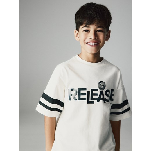 Reserved - T-shirt z nadrukiem - złamana biel ze sklepu Reserved w kategorii T-shirty chłopięce - zdjęcie 187691705
