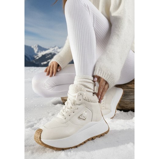 Beżowe Sneakersy Śniegowce Vices na Grubej Podeszwie z Trójkątną Ozdobą Filritisa ze sklepu born2be.pl w kategorii Buty sportowe damskie - zdjęcie 187696628