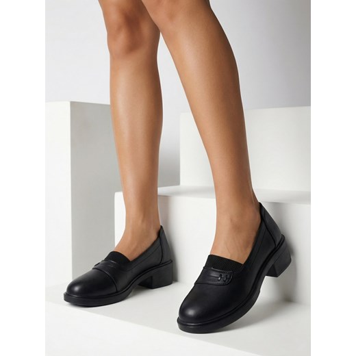 Royalfashion Czarne mokasyny damskie Nasannae ze sklepu royalfashion.pl w kategorii Mokasyny damskie - zdjęcie 187698885