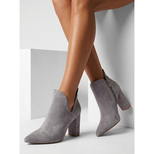 Royalfashion Szare damskie botki na słupku z wycięciem Alania ze sklepu royalfashion.pl w kategorii Botki - zdjęcie 187699027