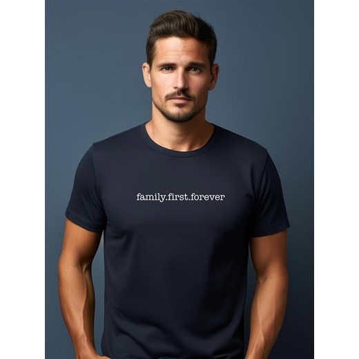 WOOOP Koszulka &quot;Family First Forever&quot; w kolorze granatowym ze sklepu Limango Polska w kategorii T-shirty męskie - zdjęcie 187711007