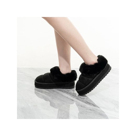 C&apos;M Kapcie w kolorze czarnym ze sklepu Limango Polska w kategorii Kapcie damskie - zdjęcie 187767377