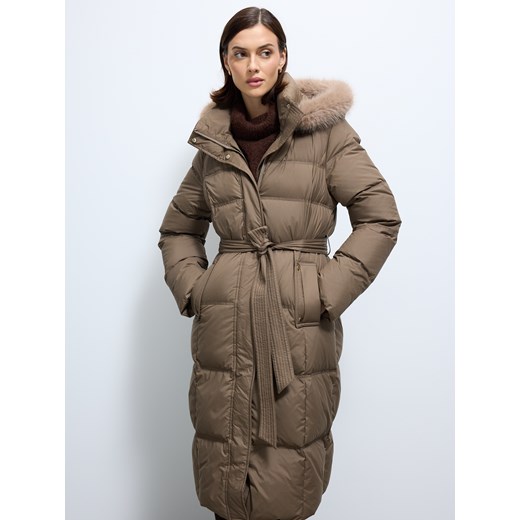 Mohito - Pikowany płaszcz z naturalnym puchem - beżowy ze sklepu Mohito w kategorii Płaszcze damskie - zdjęcie 187797599