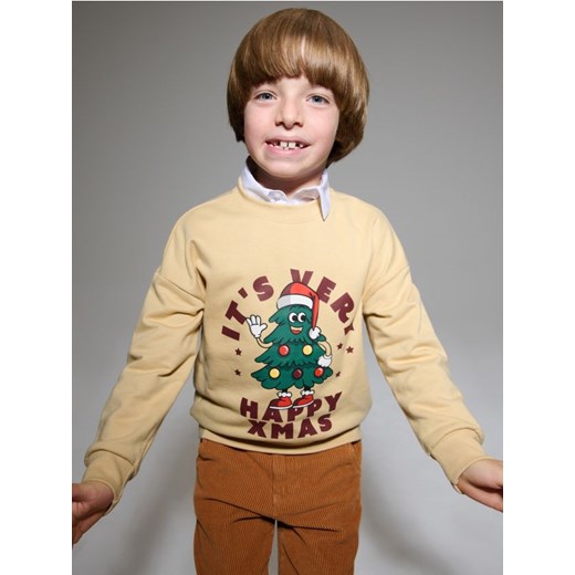 Sinsay - Świąteczna bluza z nadrukiem choinki - beżowy ze sklepu Sinsay w kategorii Bluzy chłopięce - zdjęcie 187799785