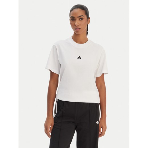 adidas T-Shirt Essentials Small Logo JC5944 Biały Regular Fit ze sklepu MODIVO w kategorii Bluzki damskie - zdjęcie 187803059