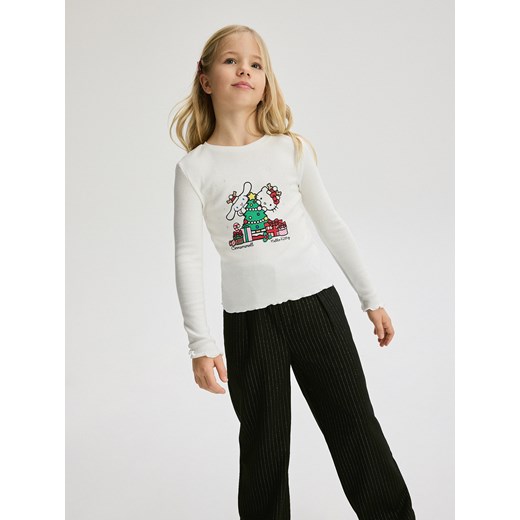 Reserved - Świąteczna koszulka Hello Kitty - złamana biel ze sklepu Reserved w kategorii Bluzki dziewczęce - zdjęcie 187805309