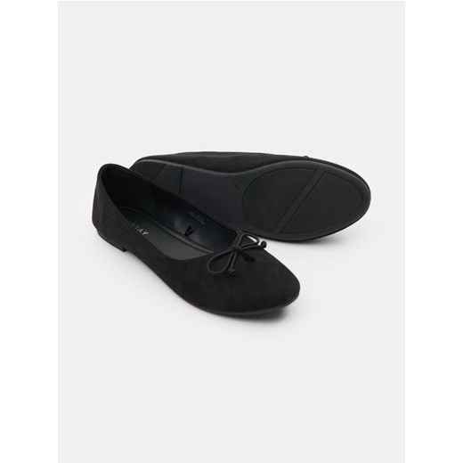 Sinsay - Baleriny z wiązaną kokardką - czarny ze sklepu Sinsay w kategorii Balerinki - zdjęcie 187805789