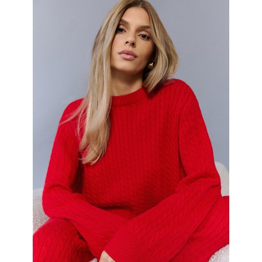 Mohito - Czerwony sweter z warkoczowym splotem - czerwony ze sklepu Mohito w kategorii Swetry damskie - zdjęcie 187818995