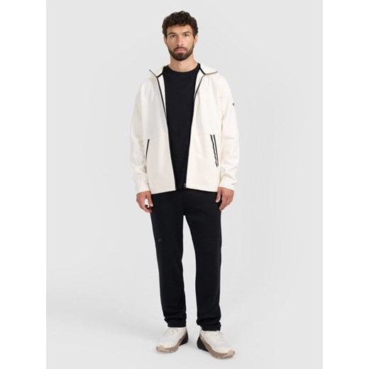 Męskie spodniei dresowe joggery 4F 4FWAW25TTROM1194 - czarne ze sklepu Sportstylestory.com w kategorii Spodnie męskie - zdjęcie 187822049