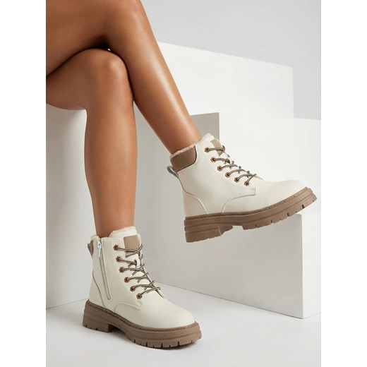 Royalfashion Białe damskie ocieplane botki typu trapery Radoras Royalfashion.pl 38 royalfashion.pl wyprzedaż