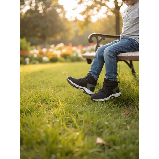 Sinsay - Ocieplane buty trekkingowe - czarny ze sklepu Sinsay w kategorii Buty trekkingowe dziecięce - zdjęcie 187825177