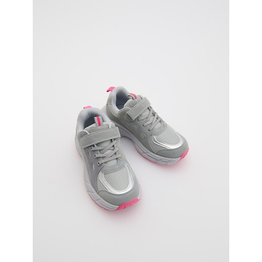 Reserved - Lekkie buty sportowe - jasnoszary ze sklepu Reserved w kategorii Buty sportowe dziecięce - zdjęcie 187853889