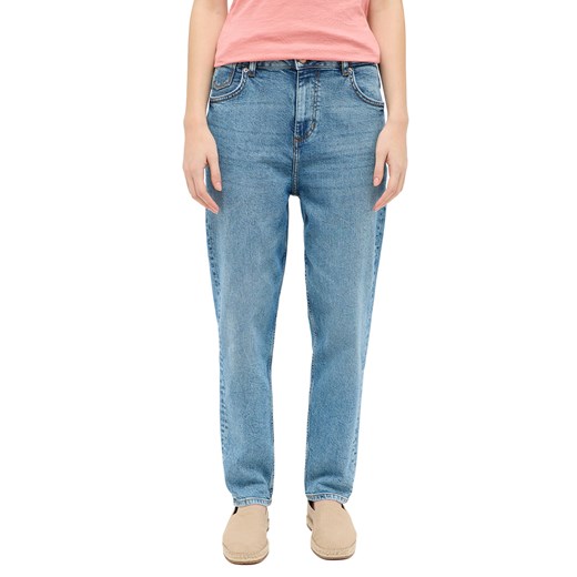 Damskie Spodnie jeansowe Mustang Style Charlotte Tapered Denim Blue 1016199 5000 582 ze sklepu YouNeedit.pl w kategorii Jeansy damskie - zdjęcie 187854738