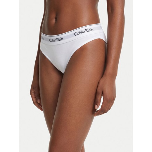 Calvin Klein Underwear Komplet stringów LV00QF8518 Biały ze sklepu MODIVO w kategorii Majtki damskie - zdjęcie 187857549