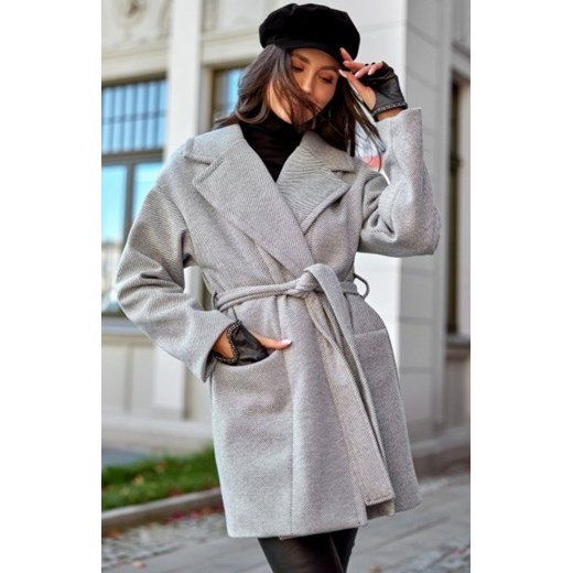 Krótki płaszcz z paskiem czarno-biały 0027 ze sklepu intimiti.pl w kategorii Płaszcze damskie - zdjęcie 187862495