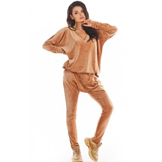 Welurowe spodnie beżowe Awama A377 ze sklepu intimiti.pl w kategorii Dresy damskie - zdjęcie 187868196