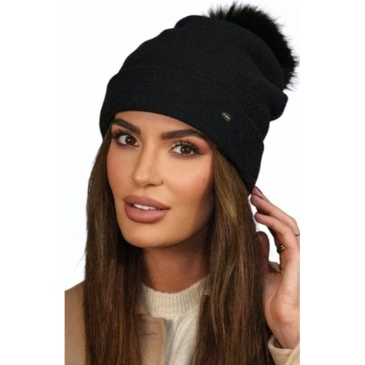 Wełniana czapka damska z pomponem Chiru czarna ze sklepu intimiti.pl w kategorii Czapki zimowe damskie - zdjęcie 187869308