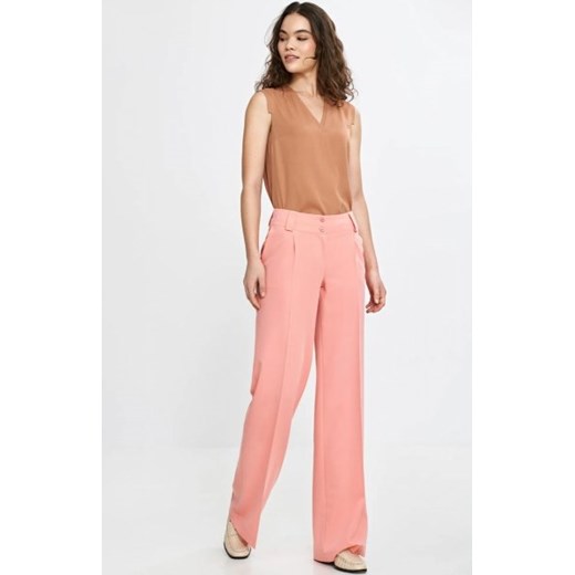 Nife spodnie damskie wide leg z kantem łososiowe ze sklepu intimiti.pl w kategorii Spodnie damskie - zdjęcie 187874709