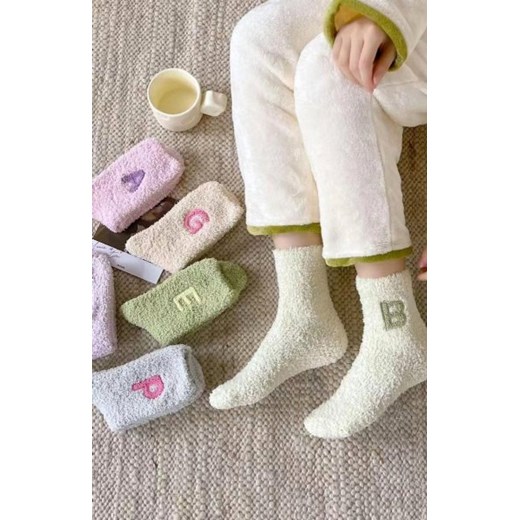 Magnetis Litery skarpety damskie ze sklepu intimiti.pl w kategorii Skarpetki damskie - zdjęcie 187888849