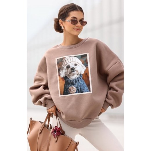 Oversizowa bluza damska z nadrukiem maltańczyka cappucino ze sklepu intimiti.pl w kategorii Bluzy damskie - zdjęcie 187896986