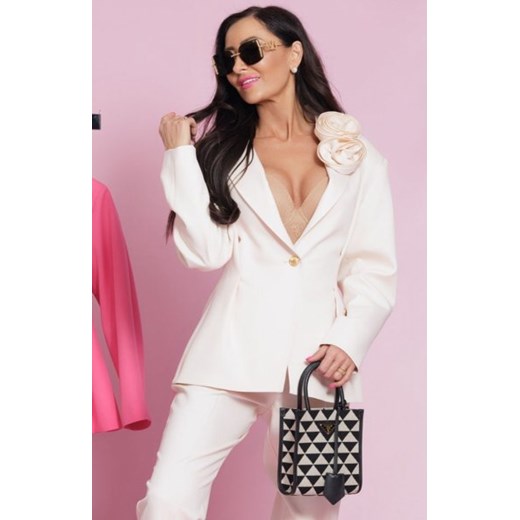 *Elizabeth Cher marynarka zdobiona kwiatami ecru ze sklepu intimiti.pl w kategorii Marynarki damskie - zdjęcie 187898368