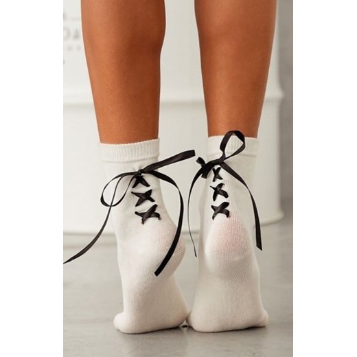 Milena 1597.001 Sznurowane skarpety damskie ze sklepu intimiti.pl w kategorii Skarpetki damskie - zdjęcie 187898749